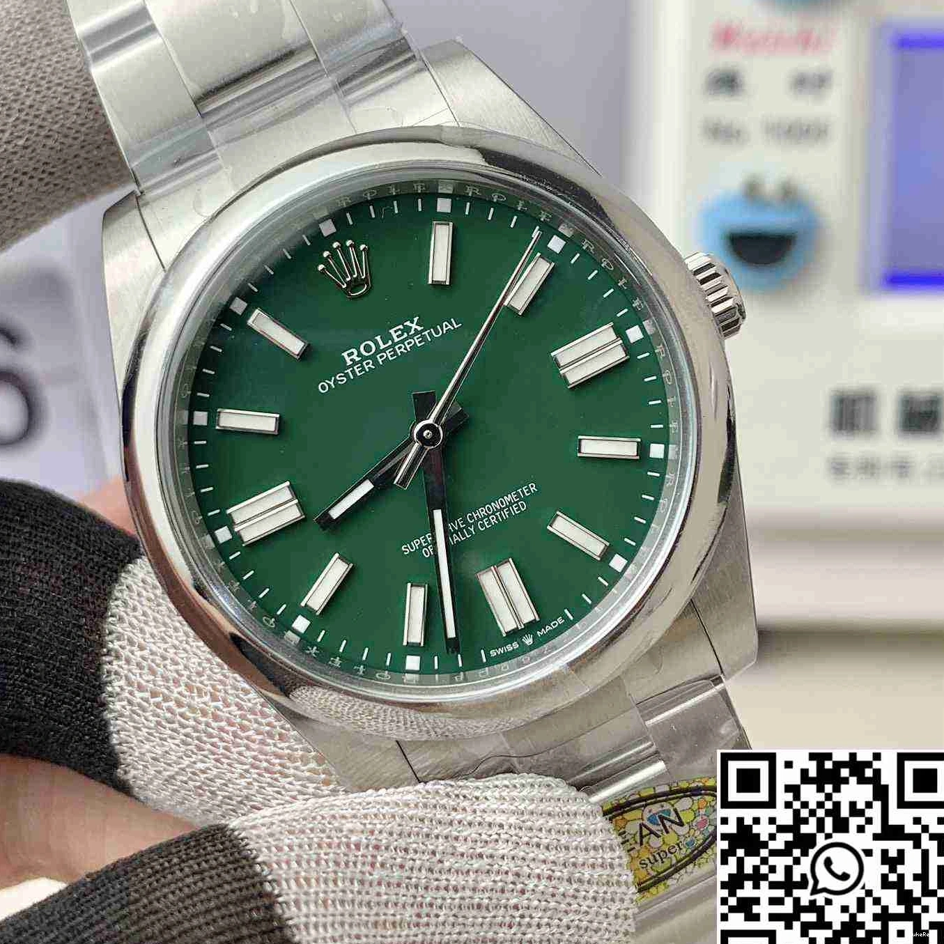 Perpetual Factory Dial Clean M124300-0005 Green Rolex 41MM Oyster 1113